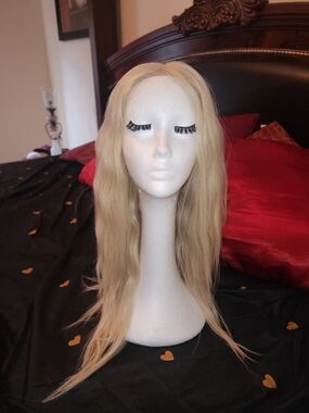 Blonde Long Women's Wig - Classic Natural Look